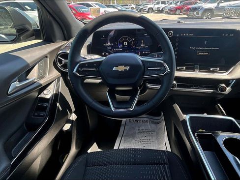 Used 2025 Chevrolet Equinox LT image 5