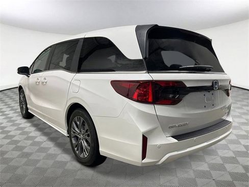New 2025 Honda Odyssey Touring image 5