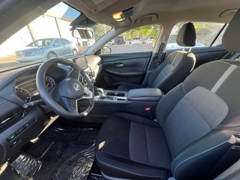 Used 2025 Nissan Sentra SV image 27