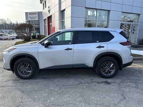 Certified 2025 Nissan Rogue S image 5