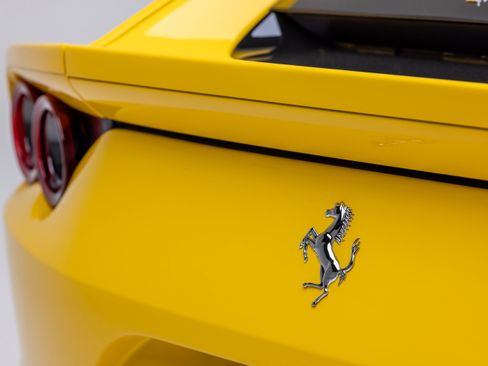 Used 2019 Ferrari 812 Superfast image 31