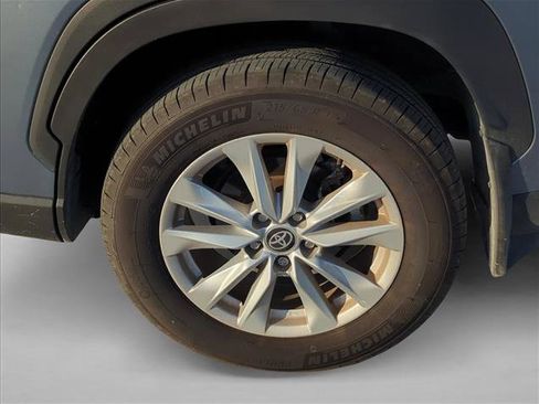 Used 2026 Toyota Corolla Cross LE FWD image 8