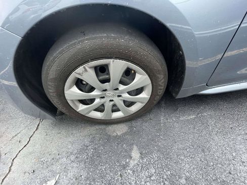 Used 2025 Toyota Corolla LE FWD image 22