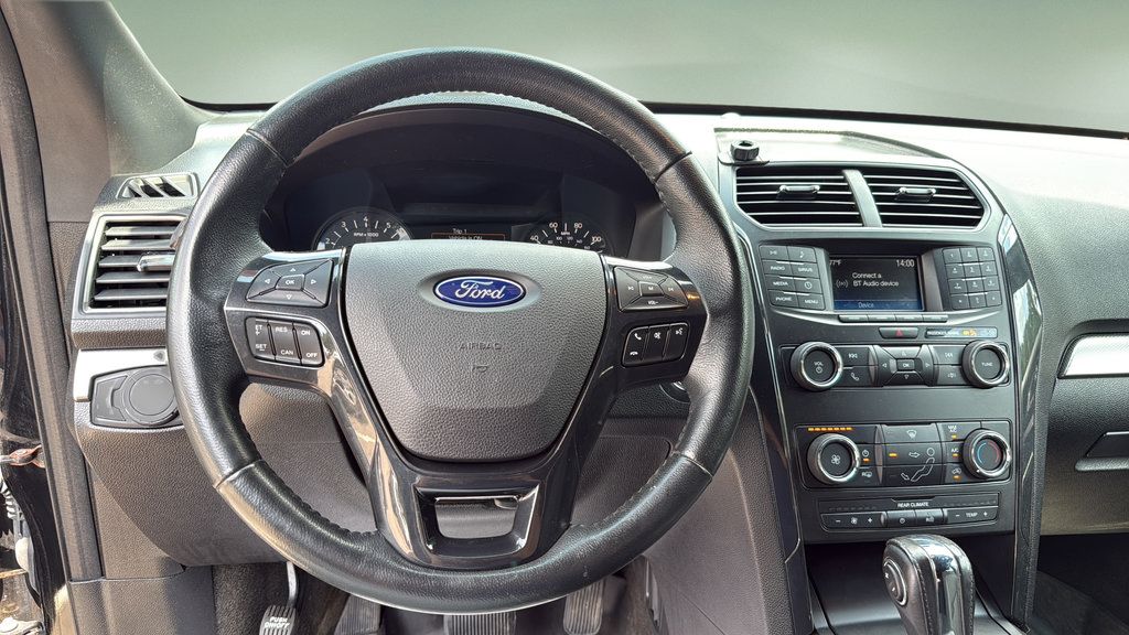 Used 2018 Ford Explorer XLT AWD/4WD image 22