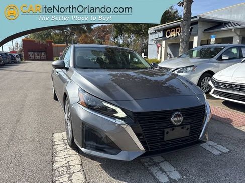 Used 2023 Nissan Altima 2.5 SL FWD image 1