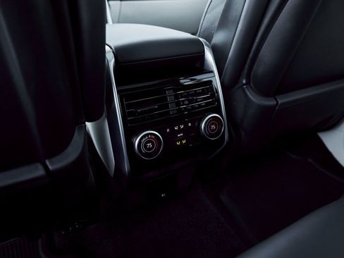 Used 2024 Land Rover Range Rover Long Wheelbase SE image 53