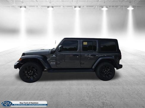 Used 2023 Jeep Wrangler Unlimited Sahara w/ Cold Weather Group AWD/4WD image 5