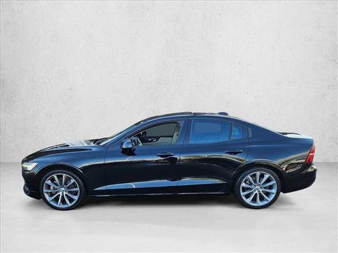 Used 2019 Volvo S60 T5 Momentum image 8