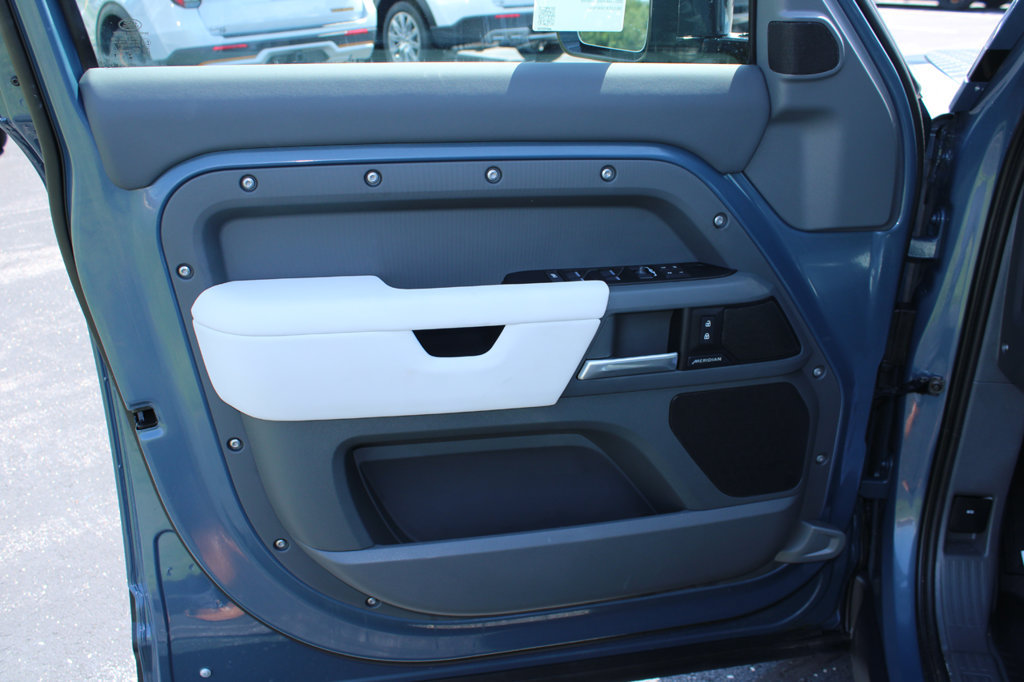 Used 2025 Land Rover Defender 110 S AWD/4WD image 39
