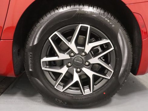 New 2027 Chrysler Pacifica Limited FWD image 26
