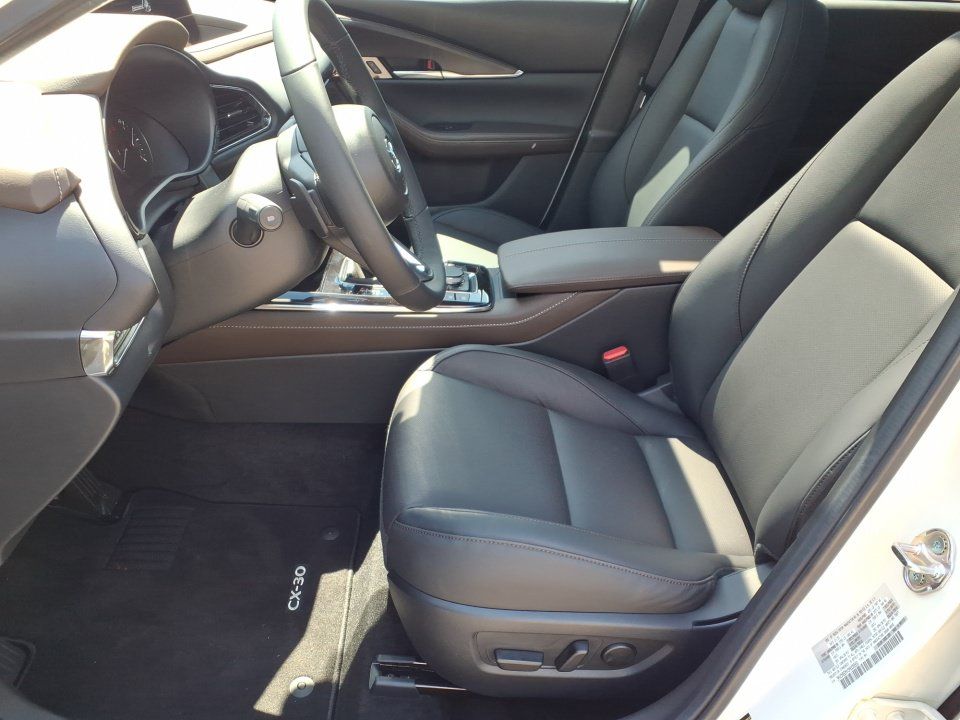 Used 2025 MAZDA CX-30 AWD 2.5 S w/ Premium Package image 14