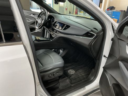 Used 2022 Buick Enclave Essence w/ Experience Buick Package FWD image 17