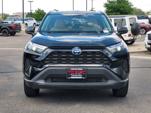 Used 2024 Toyota RAV4 LE AWD/4WD image 9