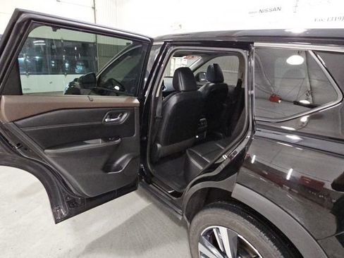 Certified 2023 Nissan Rogue SL w/ SL Premium Package image 17