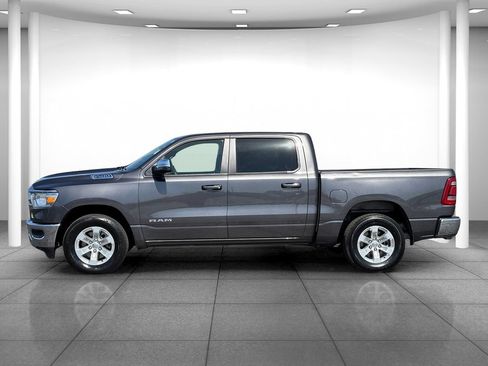 Used 2024 RAM 1500 Laramie AWD/4WD image 4