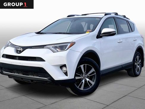 Used 2018 Toyota RAV4 XLE image 1