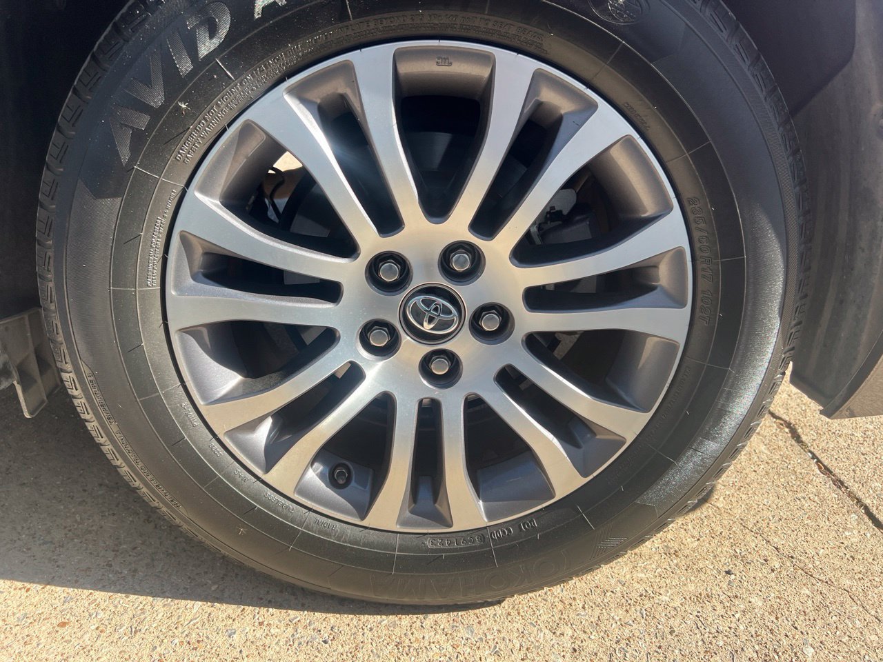 Used 2018 Toyota Sienna XLE w/ XLE Navigation Package FWD image 17