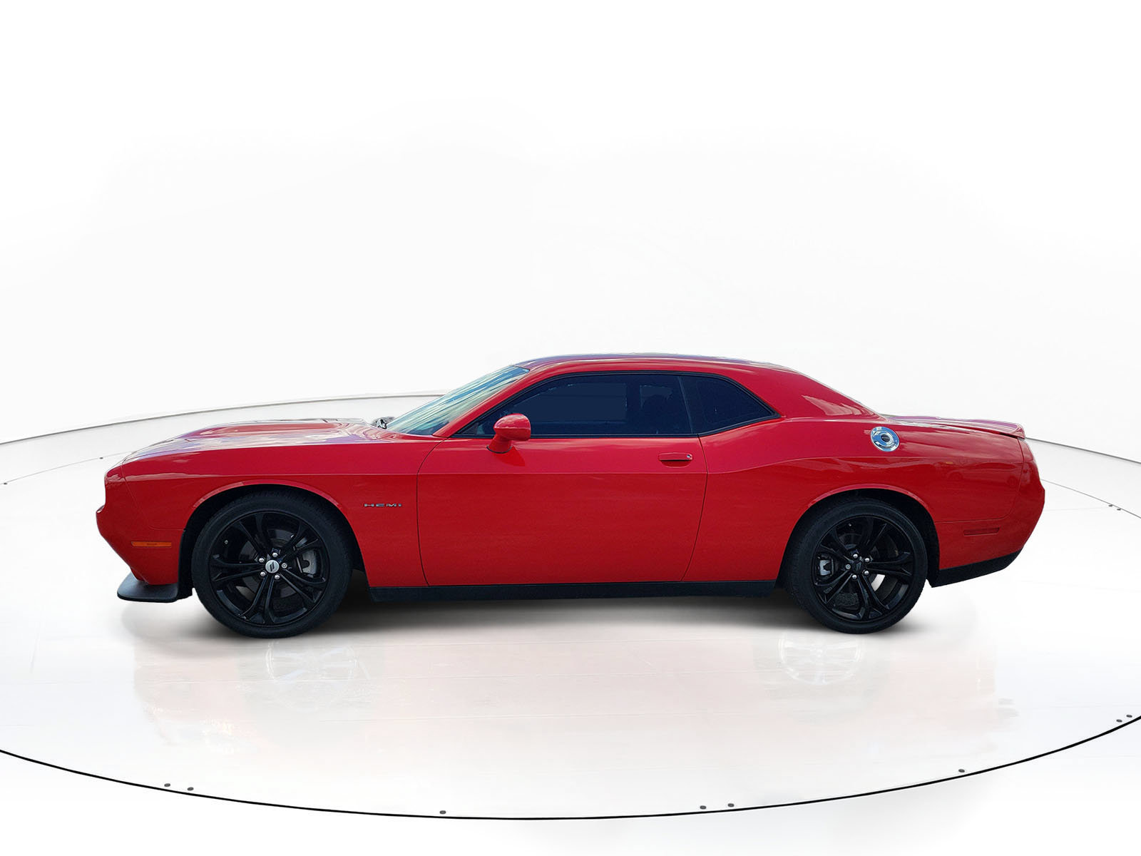 Used 2022 Dodge Challenger R/T RWD image 4
