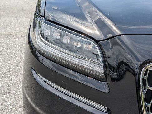 Certified 2023 Lincoln Nautilus Reserve w/ Equipment Group 202A image 11