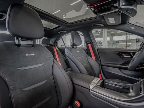New 2026 Mercedes-Benz C 43 AMG 4MATIC Sedan image 32
