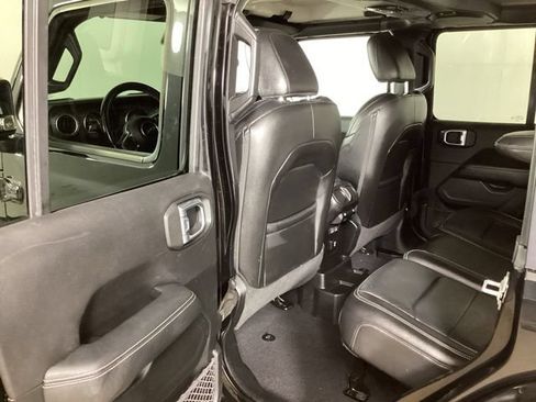 Used 2020 Jeep Wrangler Unlimited Sahara AWD/4WD image 21