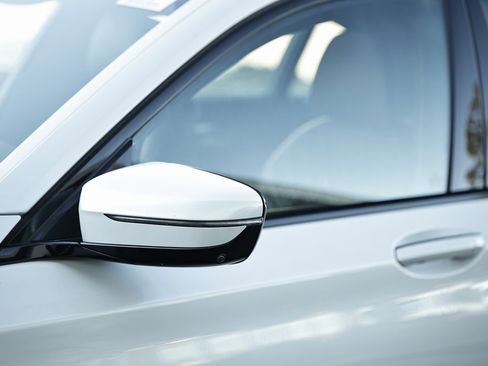 Used 2022 BMW 750i xDrive w/ Luxury Rear Seating Package image 11