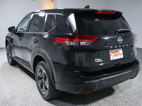 Used 2024 Nissan Rogue SV FWD image 9