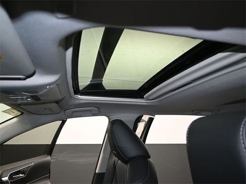 New 2025 Toyota RAV4 XLE Premium image 9