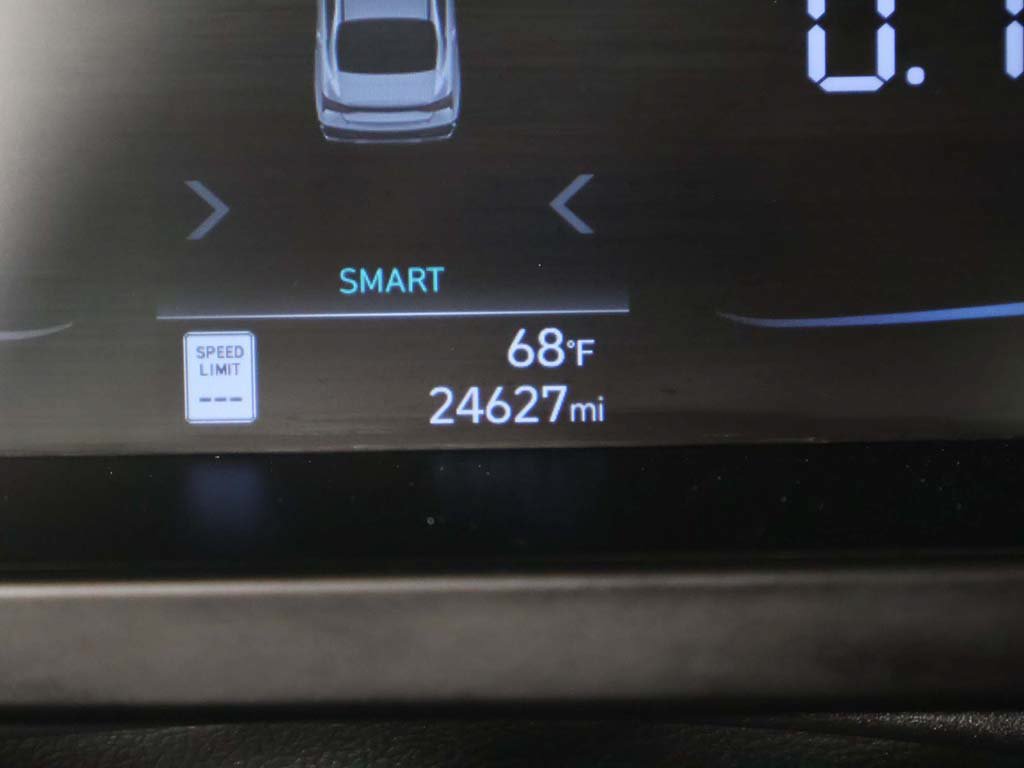 Used 2025 Hyundai Elantra Sport w/ Cargo Package FWD image 34