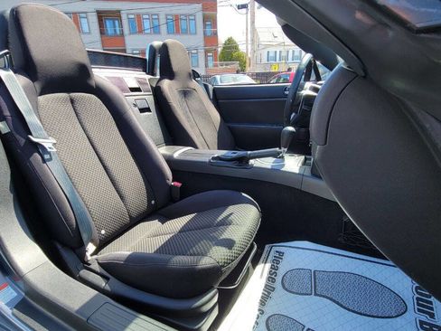 Used 2006 MAZDA MX-5 Miata Touring RWD image 26