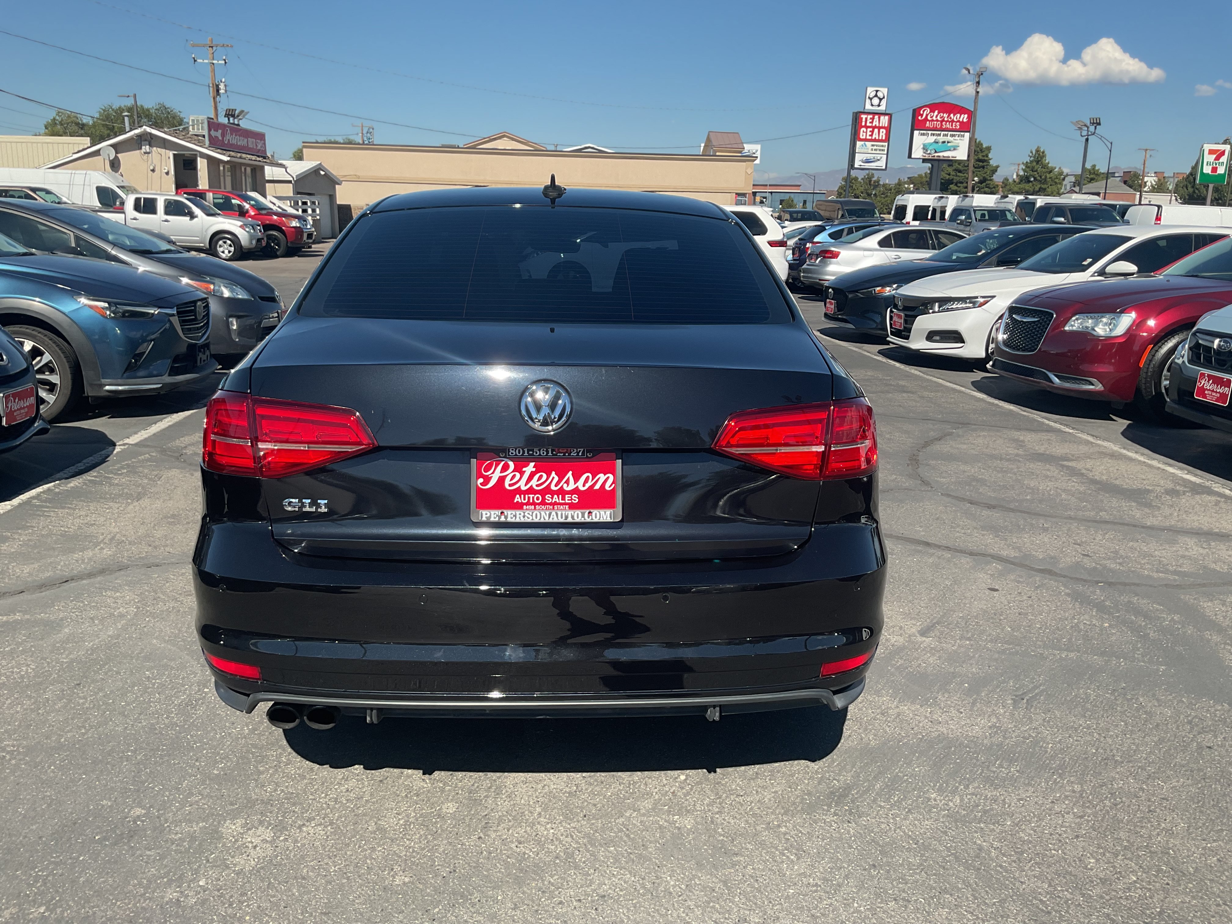 Used 2017 Volkswagen Jetta GLI FWD image 6