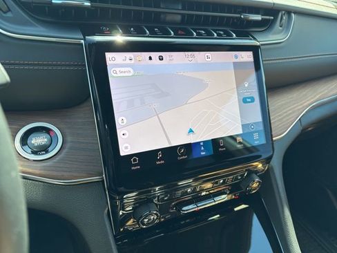 Used 2025 Jeep Grand Cherokee Summit image 10