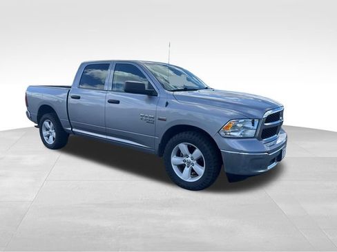 Used 2023 RAM 1500 Classic SLT AWD/4WD image 8