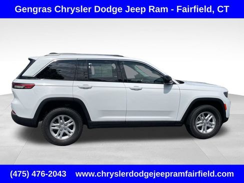 Certified 2023 Jeep Grand Cherokee Laredo w/ Luxury Tech Group I AWD/4WD image 8