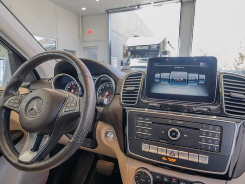 Used 2018 Mercedes-Benz GLE 350 4MATIC w/ Premium 1 Package image 19