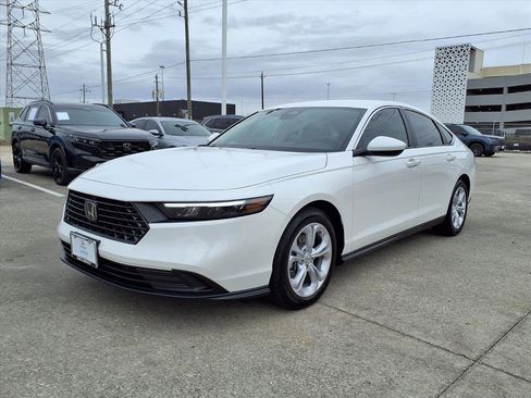 Certified 2025 Honda Accord LX image 20