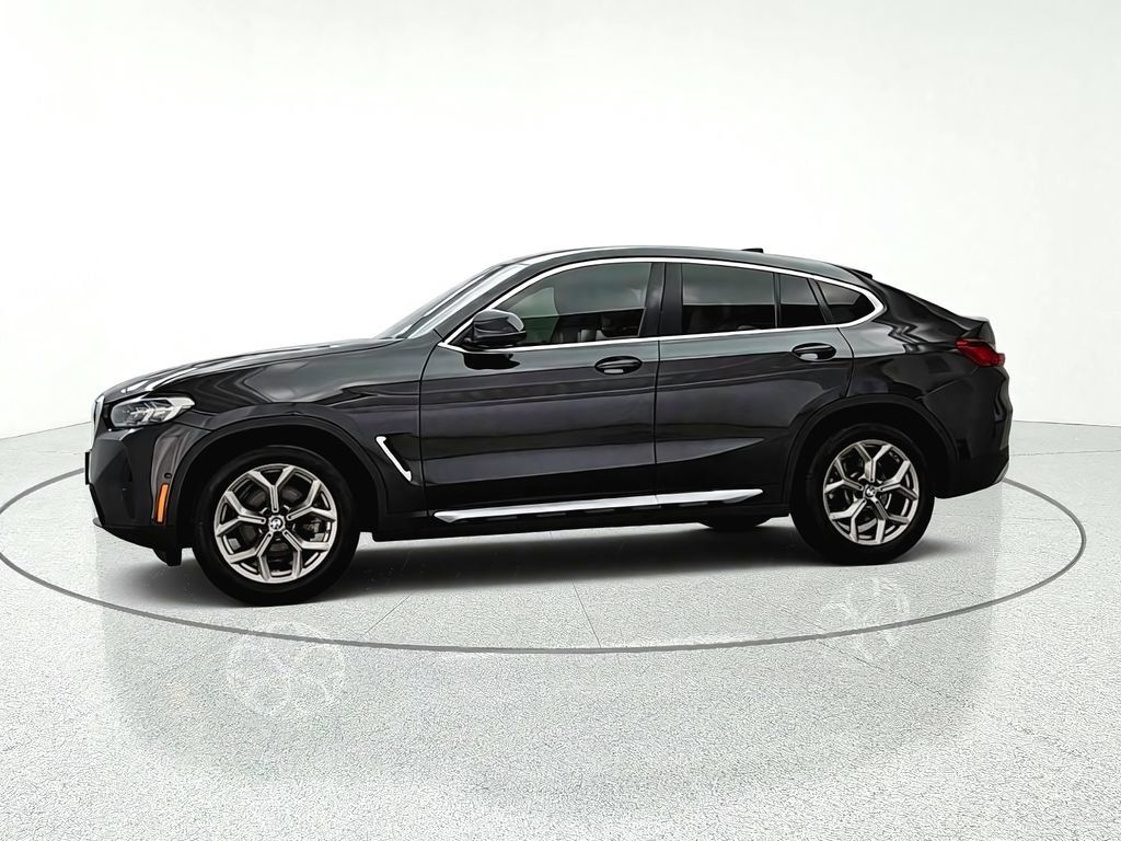 Used 2022 BMW X4 xDrive30i AWD/4WD image 3