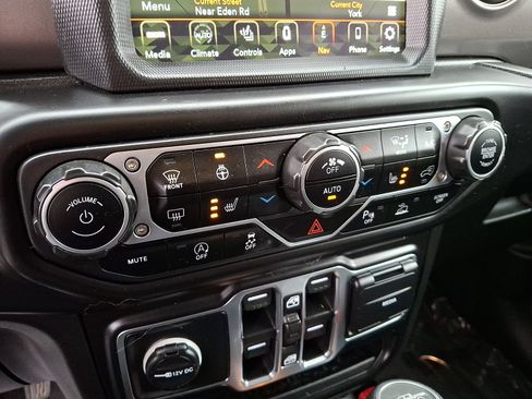 Used 2021 Jeep Gladiator Sport image 16