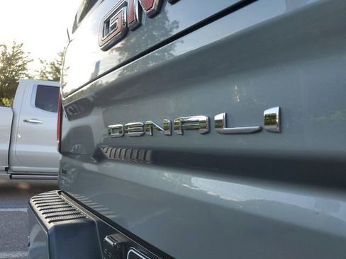 Used 2024 GMC Sierra 1500 Denali w/ Denali Reserve Package AWD/4WD image 8