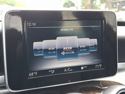 Used 2018 Mercedes-Benz C 300 4MATIC Sedan image 19