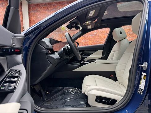 Certified 2026 BMW 530i xDrive w/ Executive Package image 22