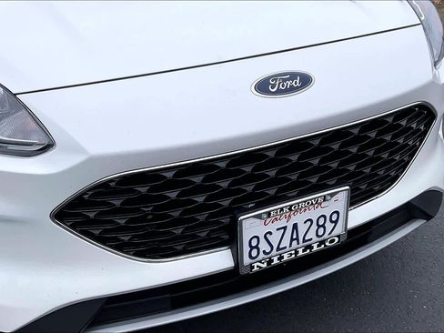 Used 2020 Ford Escape SE image 31