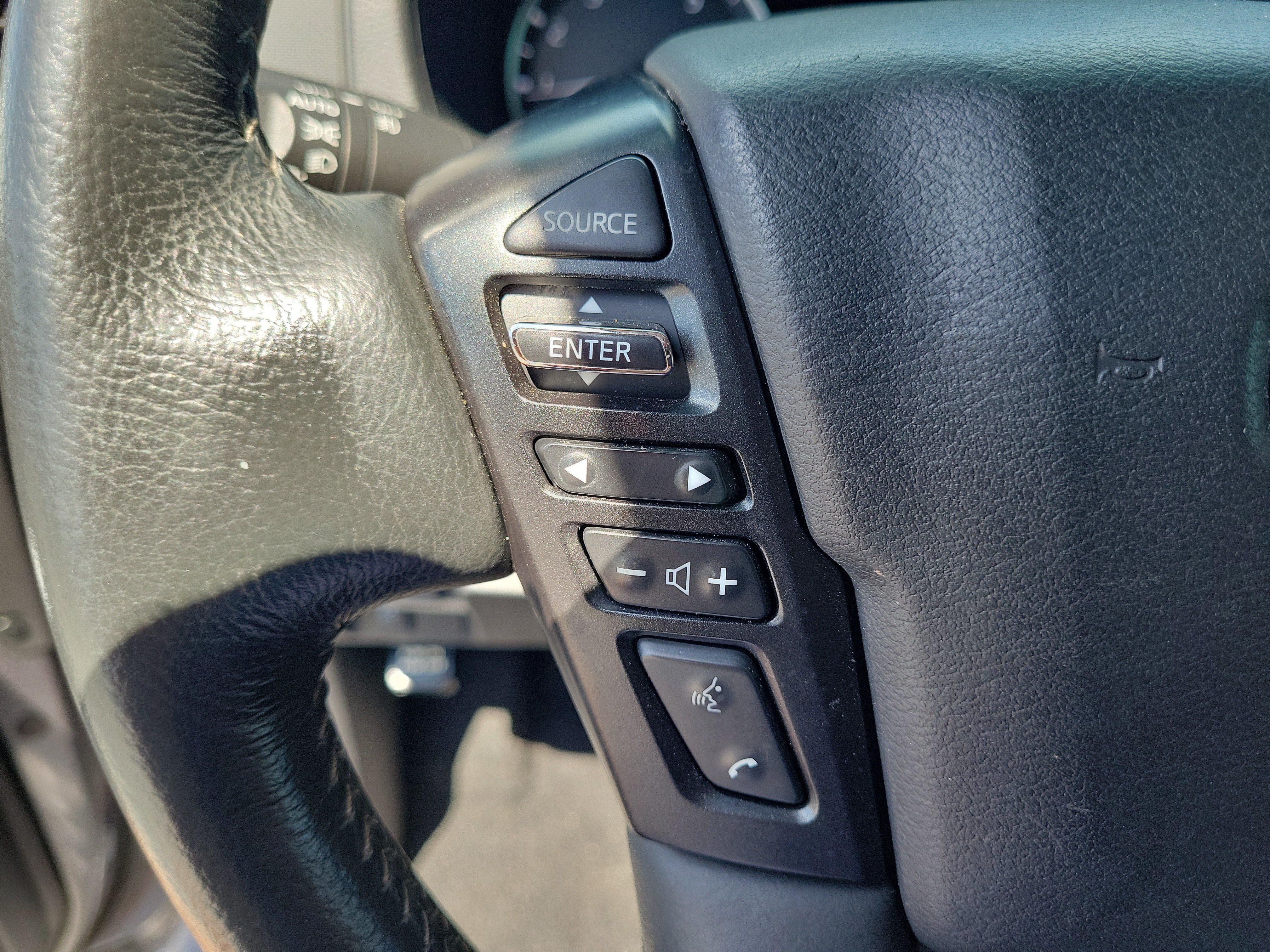 Certified 2024 Nissan Frontier SL w/ Technology Package AWD/4WD image 16