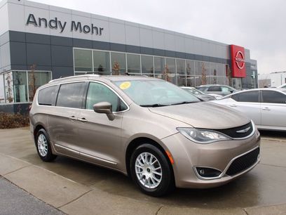 Used 2018 Chrysler Pacifica Touring-L Plus