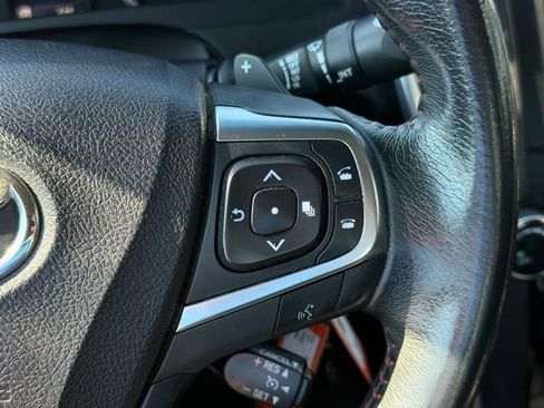 Used 2017 Toyota Camry SE FWD image 21