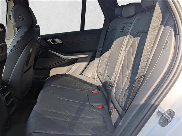 Certified 2024 BMW X5 xDrive40i w/ M Sport Package AWD/4WD image 18