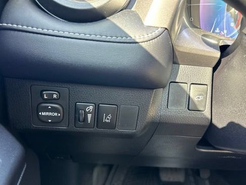 Used 2016 Toyota RAV4 XLE w/ Convenience Package FWD image 21