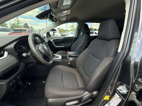 Used 2022 Toyota RAV4 LE AWD/4WD image 11