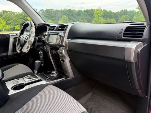 Used 2016 Toyota 4Runner SR5 AWD/4WD image 24