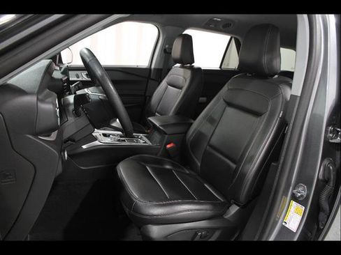Certified 2024 Ford Explorer XLT w/ Equipment Group 202A AWD/4WD image 6